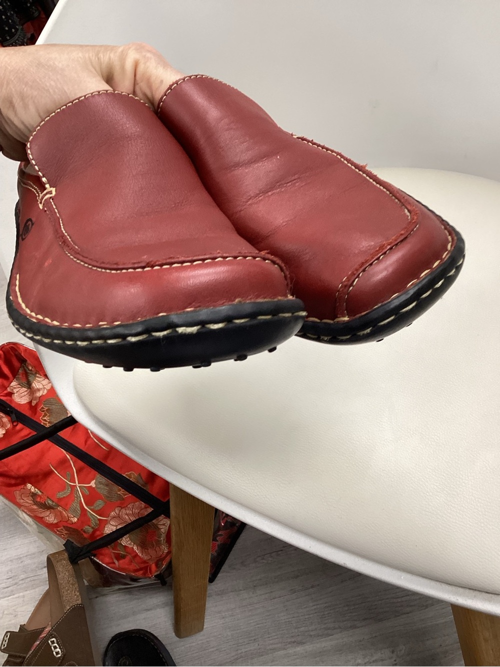 Born Leather Slip-On Clogs / Mules
Women’s Size 8.5 (EU 40)
Rich Red Leather | - Picture 7 of 8